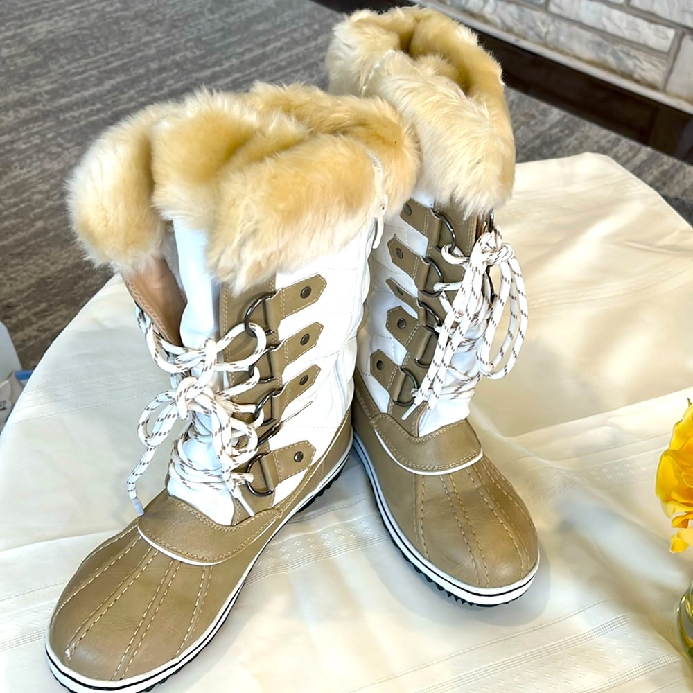 New Beige & White Winter Insulated Snow Boots Size 8